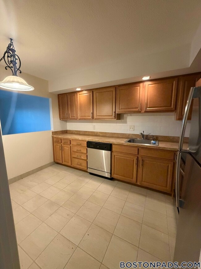 385 Massachusetts Ave