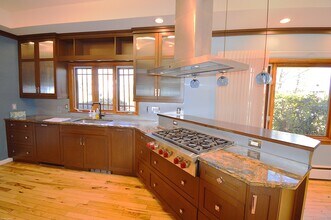 33 Howland Rd in West Hartford, CT - Building Photo - Building Photo