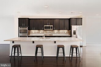 21493 Willow Breeze Sq in Ashburn, VA - Building Photo - Building Photo