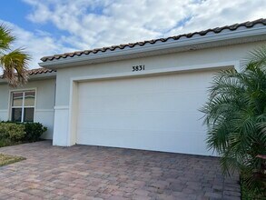 3831 Carrick Bend Dr in Kissimmee, FL - Building Photo - Building Photo