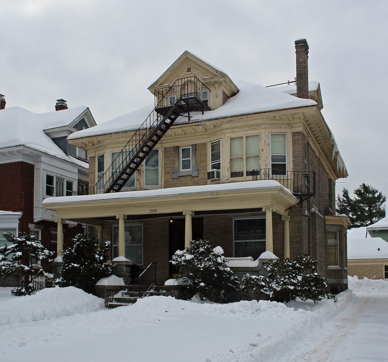 1330 Union St in Schenectady, NY - Building Photo