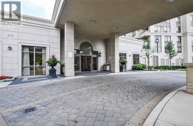 700 Humberwood Blvd in Toronto, ON - Building Photo - Building Photo