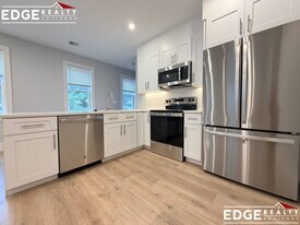 124 Kenrick St, Unit 6 in Boston, MA - Building Photo