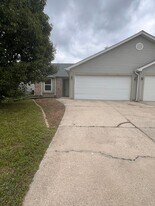 3521-3523 Thornhill Cir W in Lafayette, IN - Building Photo