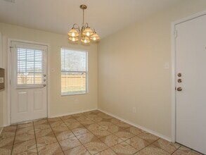 2106 Falling Oaks Rd in Houston, TX - Building Photo - Building Photo