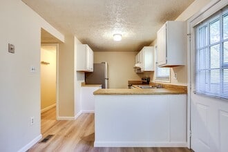 6075 Cedar Wood Dr in Columbia, MD - Building Photo - Building Photo