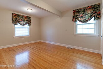 4011 Hycliffe Ave in Louisville, KY - Building Photo - Building Photo