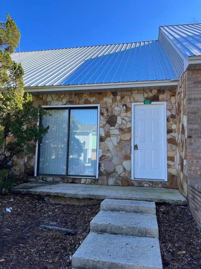 property at 165 Scottwood Dr SE