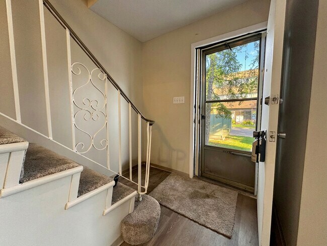 14210-14103 103 Ave NW in Edmonton, AB - Building Photo - Building Photo