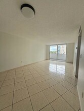 5033 NW 7th St in Miami, FL - Building Photo - Building Photo