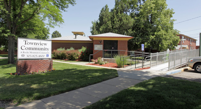 Townview Plaza Apartments in Denver, CO - Building Photo - Building Photo