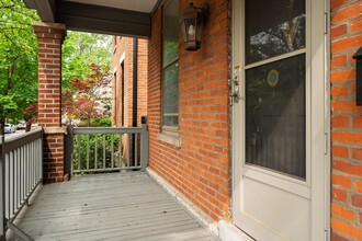 302 E Sycamore St in Columbus, OH - Building Photo - Building Photo