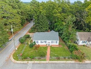 1932 Dogwood St in Fayetteville, NC - Building Photo - Building Photo