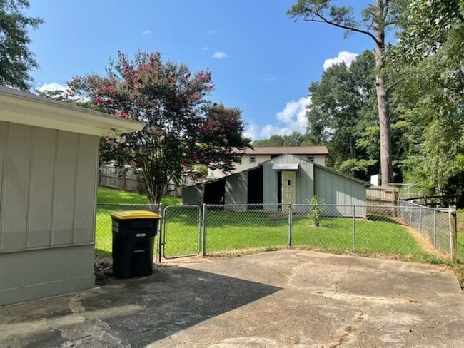 1213 Denson Pl in Opelika, AL - Building Photo - Building Photo