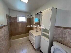 15 Hudson St, Unit 2 in Somerville, MA - Building Photo - Building Photo