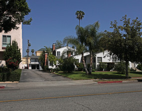 1112 N Central Ave in Glendale, CA - Building Photo - Building Photo