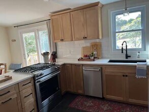 80 Belmont Ave in South Kingstown, RI - Building Photo - Building Photo