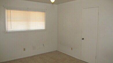 5612 44th St in Lubbock, TX - Building Photo - Building Photo