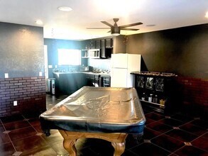 42845 48th St W in Lancaster, CA - Foto de edificio - Building Photo