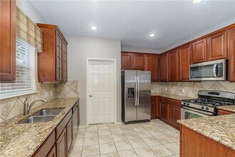 8528 Harrier Dr in Austin, TX - Building Photo - Building Photo