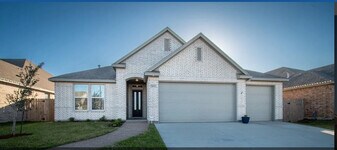 7633 Stampede Dr in Corpus Christi, TX - Building Photo
