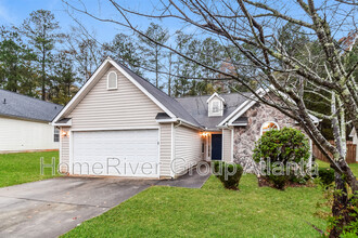 3992 Meadow Glen Way in Fairburn, GA - Building Photo - Building Photo