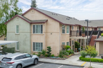 Acacia Glen Senior Apartments in Woodland, CA - Building Photo - Building Photo