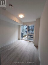 2450-2450 Old Bronte Rd in Oakville, ON - Building Photo - Building Photo