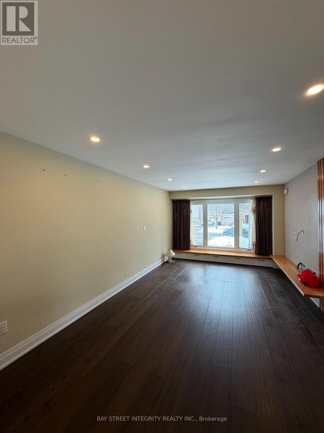 11 Roughfield Crescent in Toronto, ON - Building Photo - Building Photo