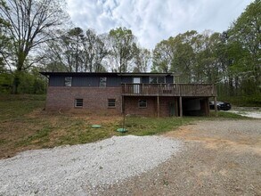 2340 Hines Valley Rd in Lenoir City, TN - Building Photo - Building Photo