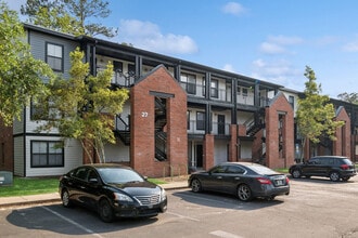 The Social 2700 in Tallahassee, FL - Building Photo - Building Photo