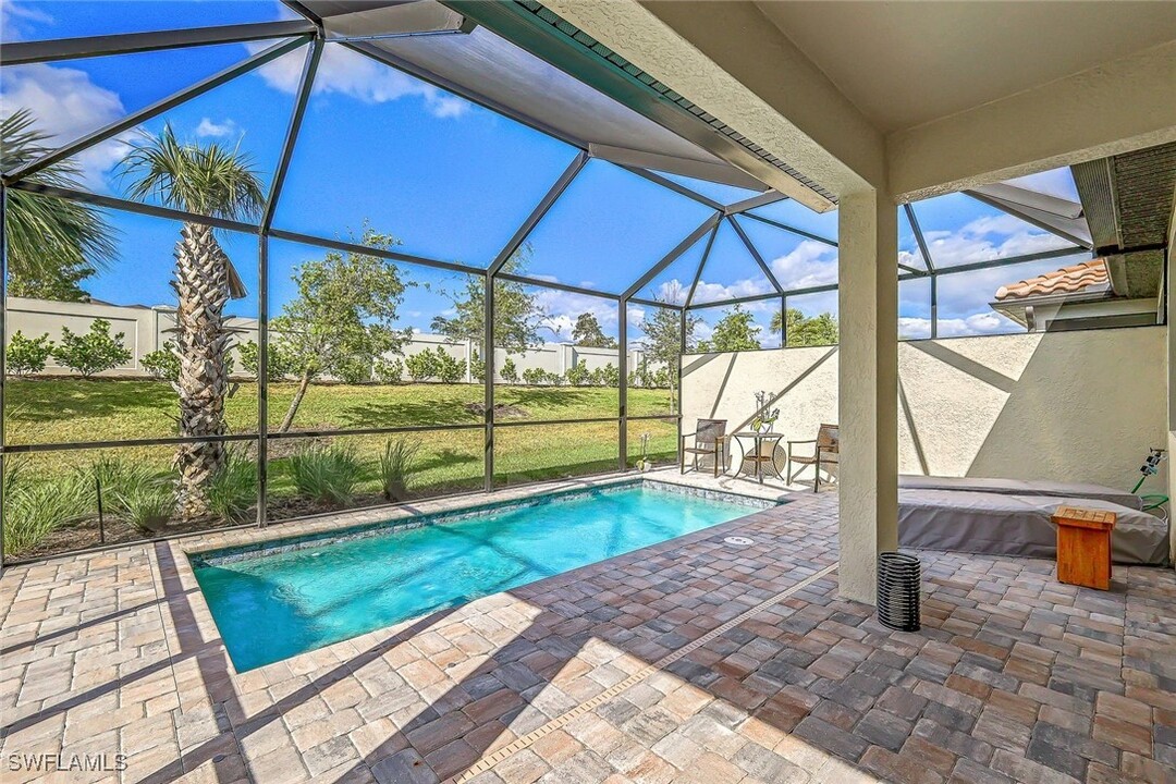 12350 Canal Grande Dr in Ft. Myers, FL - Building Photo