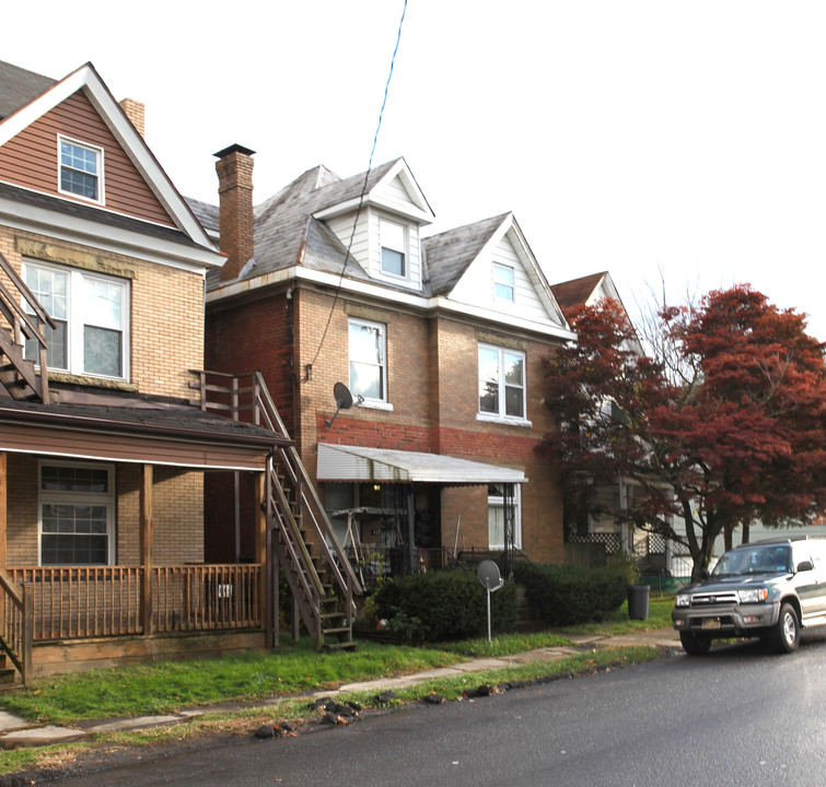 320 Gaston Ave in Fairmont, WV - Building Photo