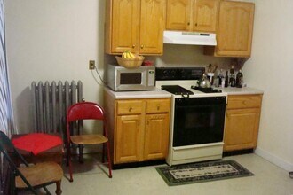 10 Fairbanks St, Unit #1 in Brookline, MA - Building Photo - Building Photo