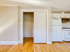 19 Town Hill St in Quincy, MA - Building Photo - Building Photo