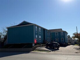 6723 Heards Ln in Galveston, TX - Building Photo