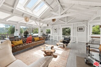 20812 Hillside Dr in Topanga, CA - Building Photo - Building Photo