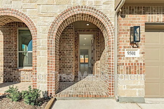 9501 Moon Cactus Dr in Fort Worth, TX - Building Photo - Building Photo