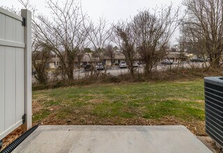 924 Warrior Hill Dr in Louisville, TN - Building Photo - Building Photo