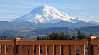 20427 Myrtle Pl E in Bonney Lake, WA - Building Photo