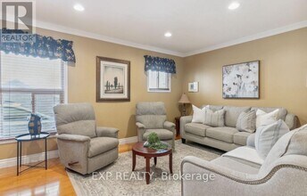 259 O'Donoghue Ave in Oakville, ON - Building Photo - Building Photo