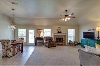 8333 Winter Falls Tr in Hurst, TX - Building Photo - Building Photo