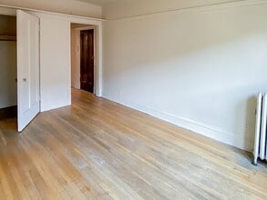 626 W Arlington Pl, Unit 638-53 in Chicago, IL - Building Photo - Building Photo