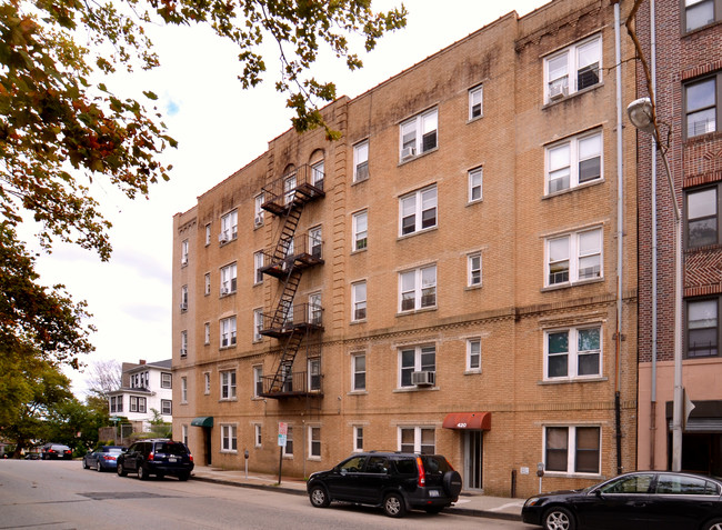 Kemdy Court in Mount Vernon, NY - Foto de edificio - Building Photo