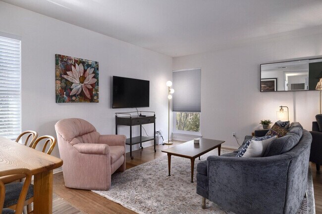 2806 Rae Dell Ave in Austin, TX - Building Photo - Building Photo