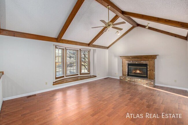 304 NW Pecan St in Blue Springs, MO - Building Photo - Building Photo