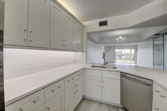 23305 Barwood Ln N in Boca Raton, FL - Building Photo - Building Photo