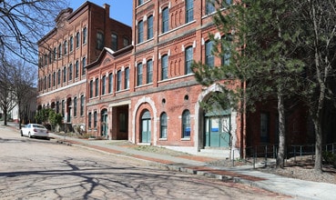 Hinckel Brewery Development LLC in Albany, NY - Foto de edificio - Building Photo