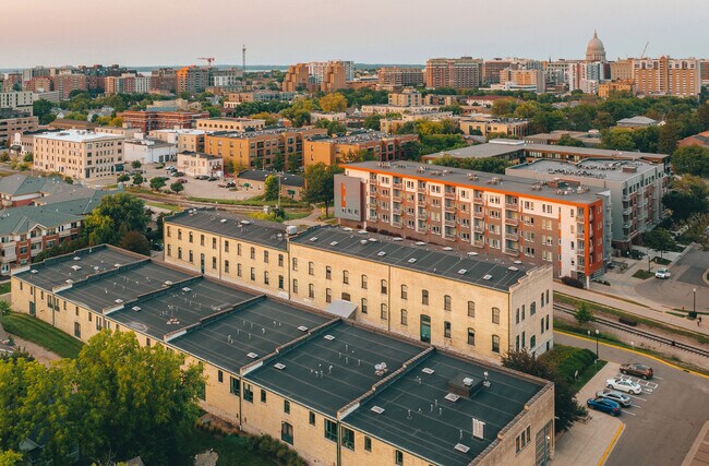 Tobacco Lofts at the Yards in Madison, WI - Foto de edificio - Building Photo