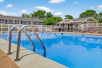 Camelot Apartments in Kenosha, WI - Building Photo - Building Photo